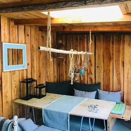 Authentic Summer House Close To Bade Beach, Ferienhaus Hals
